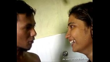 beautifull bfvideos desi girl blowjob in the shower - cam-sluts.com 
