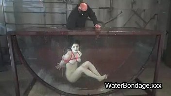 brunette in rope porno vzeh bondage dive in water 
