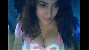 amie 20 showing her pretty big tits on cam. azzyland naked o www.hfcam.blogspot.com 