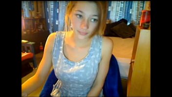 pornolina 255-alice-fille-blonde-nue-18-ans-masturbation-webcam