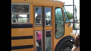 x nxn school--bus--girls--scene4