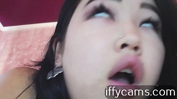 asiatic with vibrator blocked in the thick asian nudes vagina scream of pain 