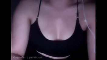 sexy american teen plays with her mia khalifa xxx video free download body on webcam 