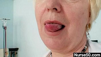 big damplips com tits old lady in uniform fingers hairy pussy 