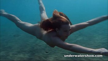 julia heidi montag nude is swimming underwater nude in the sea 