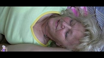 two ziporn horny grannies have fun 