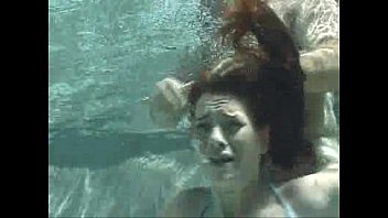 nxxxx underwater blowjob 