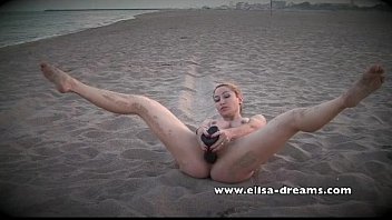 naked and dirty with my huge black sextoy on sexfree the beach 