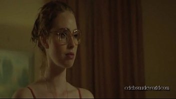 freya mavor the kinsey volansky lady in the car with glasses and a gun 2015 