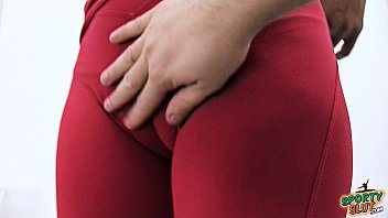 amazing cameltoe puffy www89 pussy in tight yoga pants. round ass too 