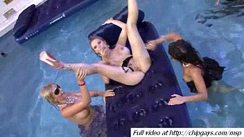 sexy looking chicks in orgy sex vido in water 