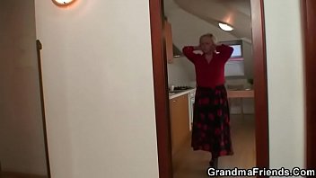 she gives up www xvvideo com her old pussy 