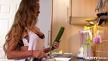 busty seduction in kitchen nude midget makes amanda rendall fill her pink with veggies 