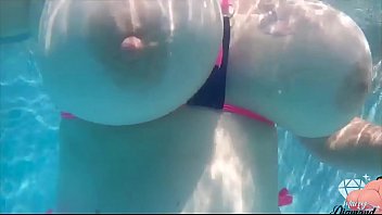 pawg marcy diamond shakes her tits and twerks her massive pornoincest ass underwater 